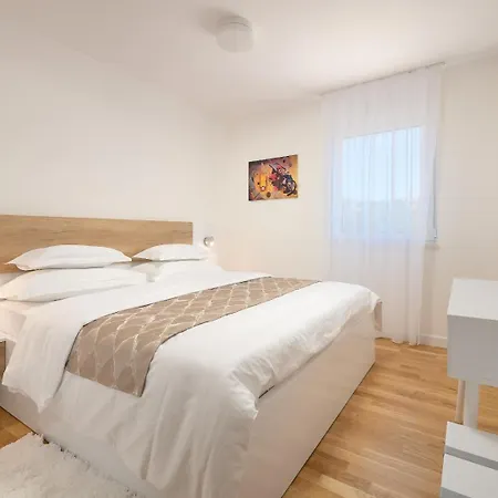 Mariva Apartment *